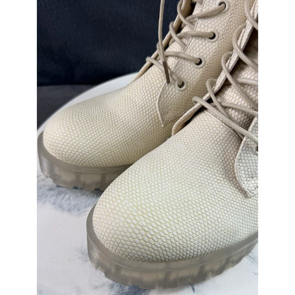Dirty Laundry Mazzy Beige Snakeskin Platform Combat Ankle Boots Women Size 8.5